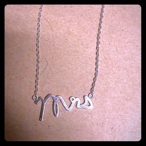 Mrs Necklace